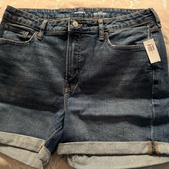 Old Navy Blue Jean Shorts with Rolled Hems - Picture 1 of 5